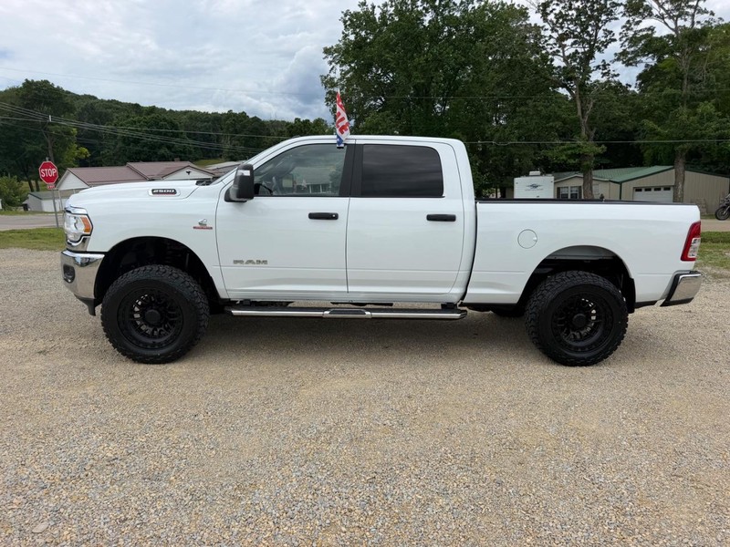 Ram 2500 Vehicle Full-screen Gallery Image 02