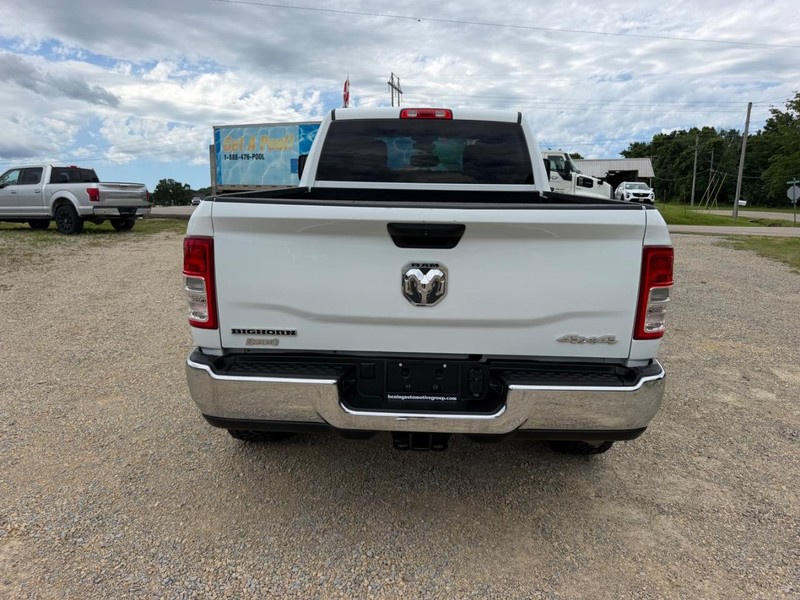 Ram 2500 Vehicle Full-screen Gallery Image 04