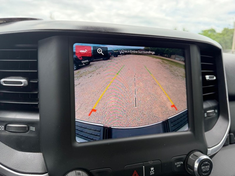 Ram 2500 Vehicle Full-screen Gallery Image 18