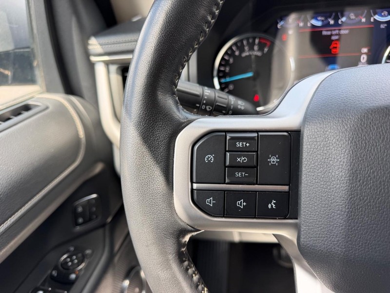 Ford Expedition Max Vehicle Full-screen Gallery Image 13