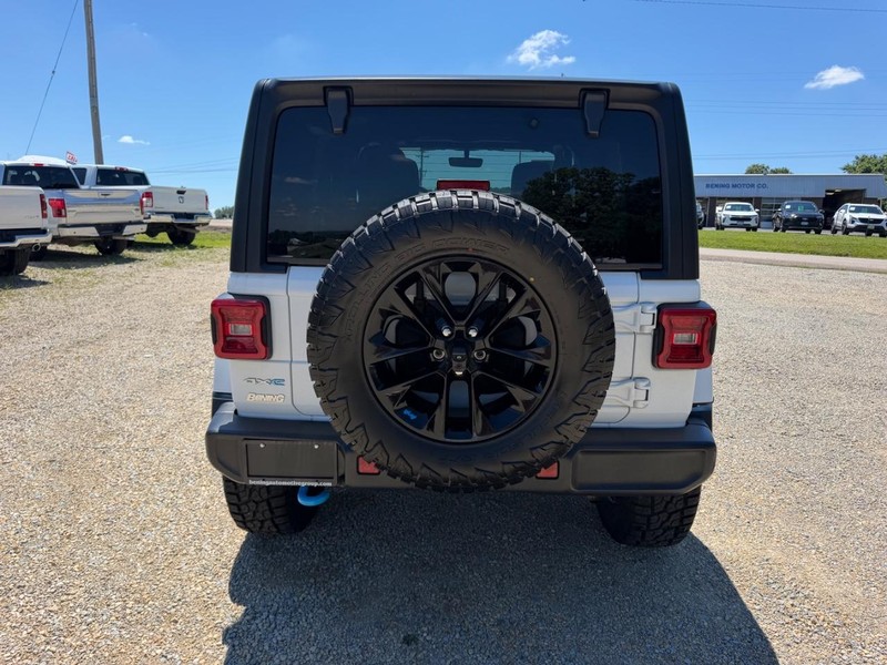 Jeep Wrangler 4xe Vehicle Image 04