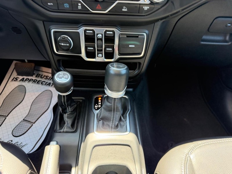 Jeep Wrangler 4xe Vehicle Image 14