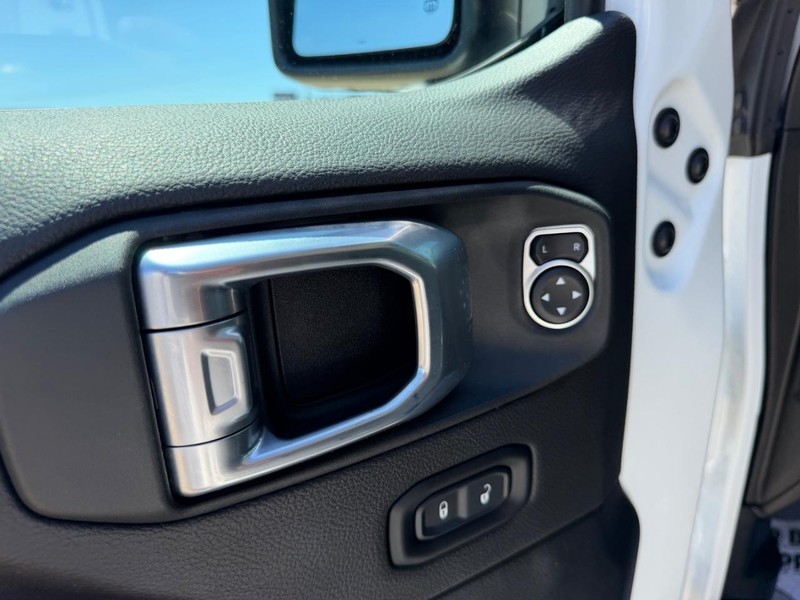 Jeep Wrangler 4xe Vehicle Image 16