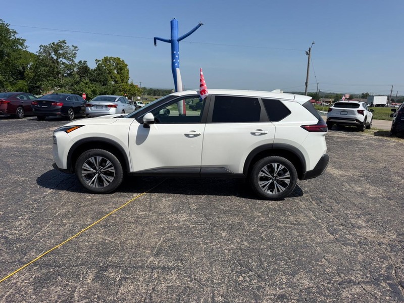 Nissan Rogue Vehicle Image 02