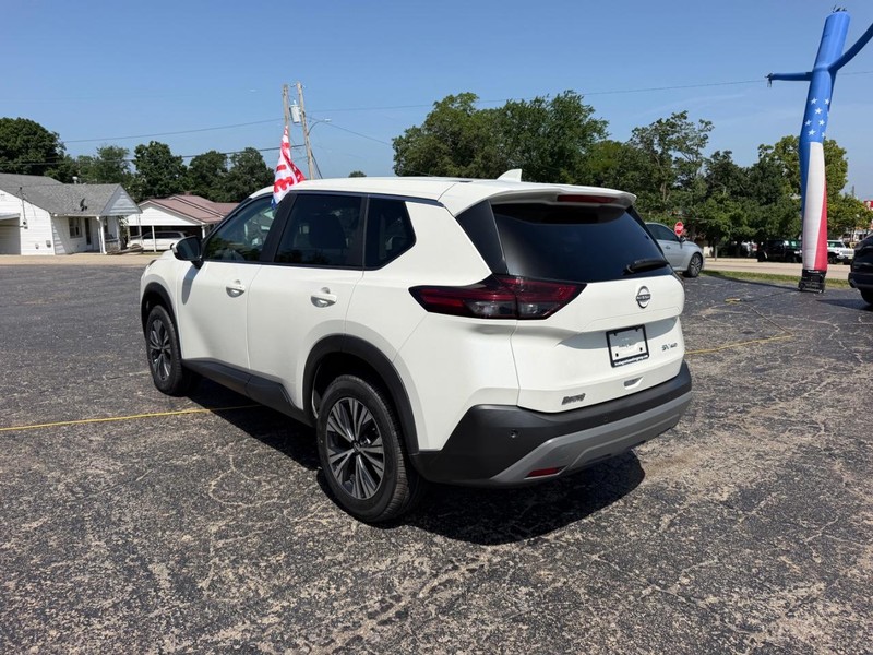 Nissan Rogue Vehicle Image 03