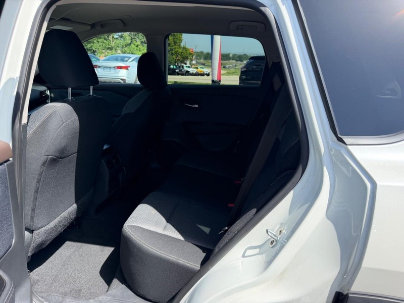 Nissan Rogue Vehicle Image 07