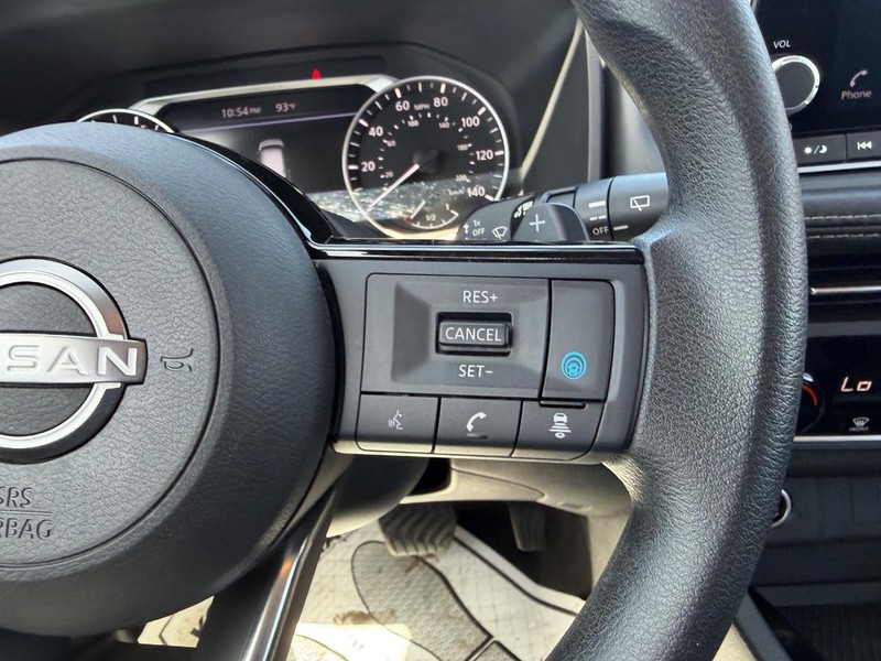 Nissan Rogue Vehicle Image 11