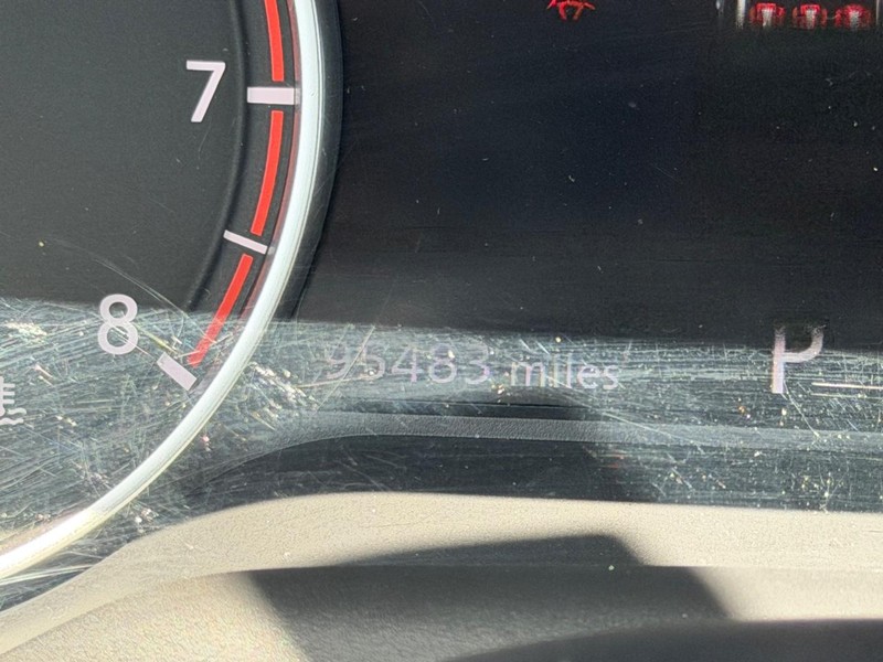 Nissan Rogue Vehicle Image 18
