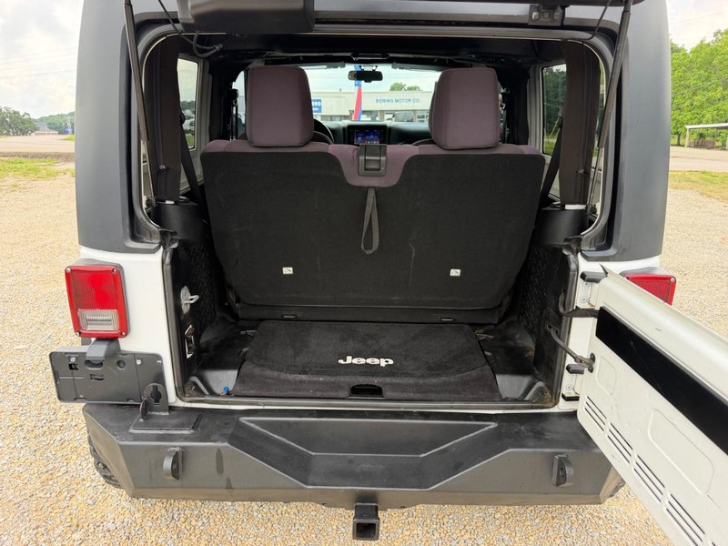Jeep Wrangler Vehicle Image 05