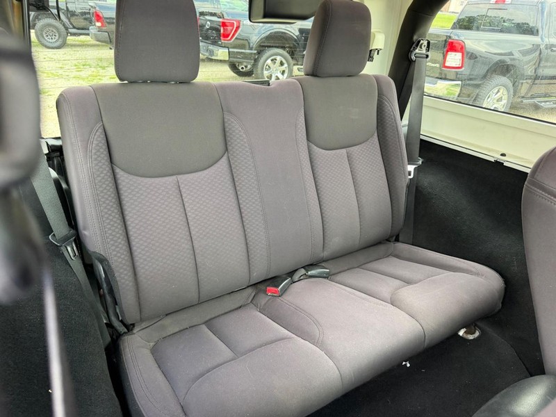 Jeep Wrangler Vehicle Image 07