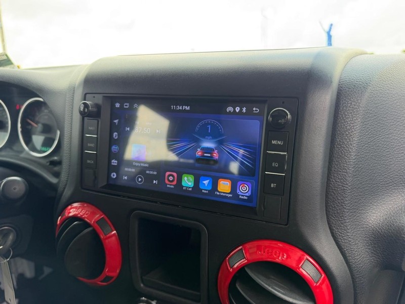 Jeep Wrangler Vehicle Image 12