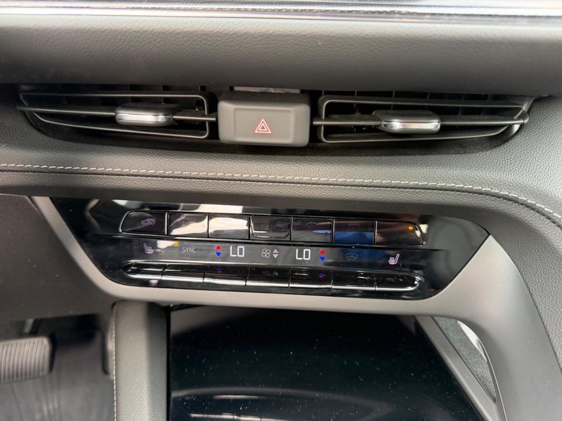 Buick Envision Vehicle Image 14