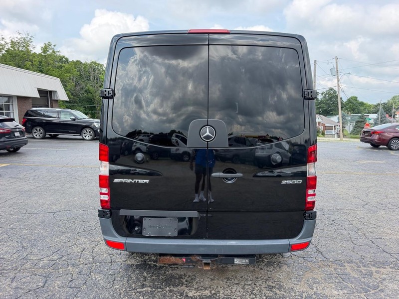 Mercedes-Benz Sprinter Van Vehicle Image 04
