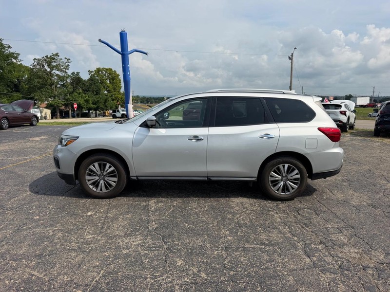 Nissan Pathfinder Vehicle Image 02
