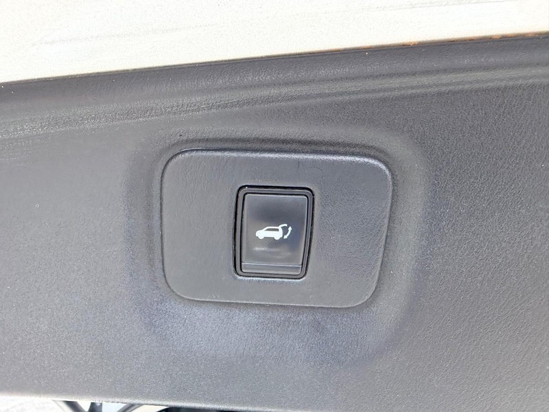 Nissan Pathfinder Vehicle Image 06