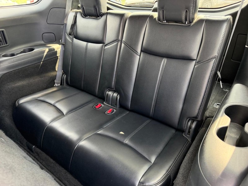 Nissan Pathfinder Vehicle Image 08