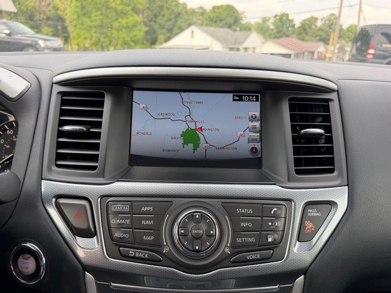 Nissan Pathfinder Vehicle Image 15