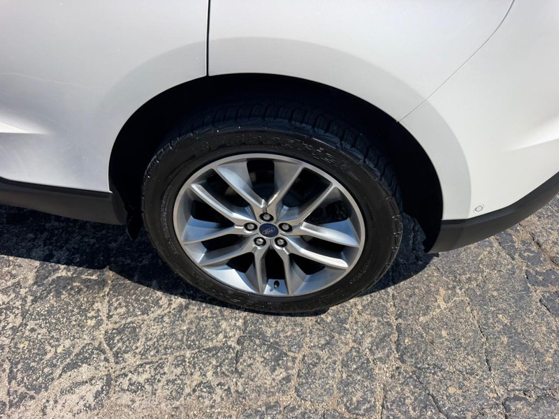 Ford Edge Vehicle Image 07