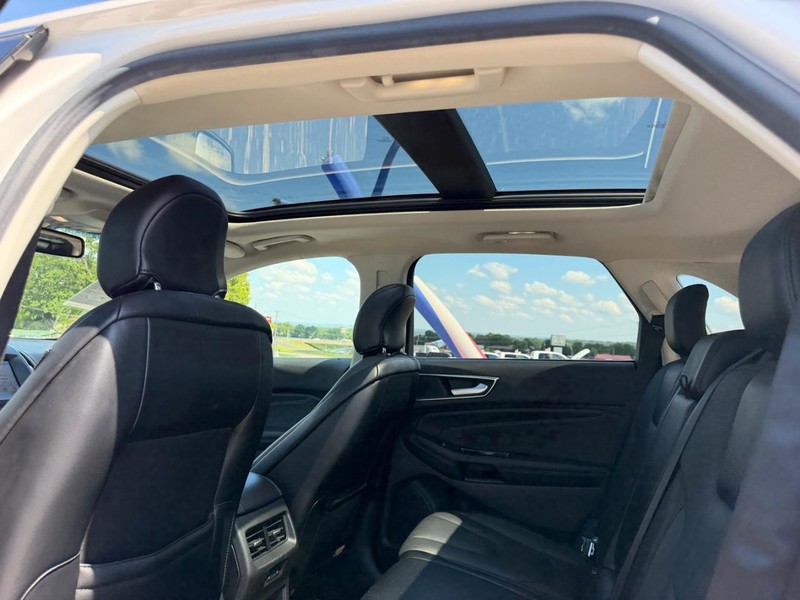 Ford Edge Vehicle Image 09