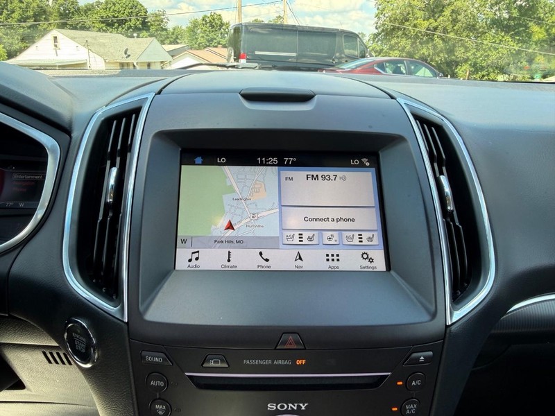 Ford Edge Vehicle Image 14