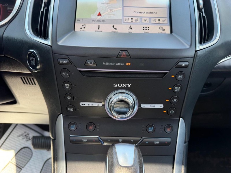 Ford Edge Vehicle Image 15