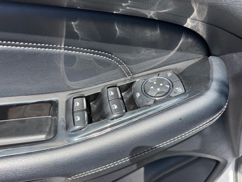 Ford Edge Vehicle Image 18