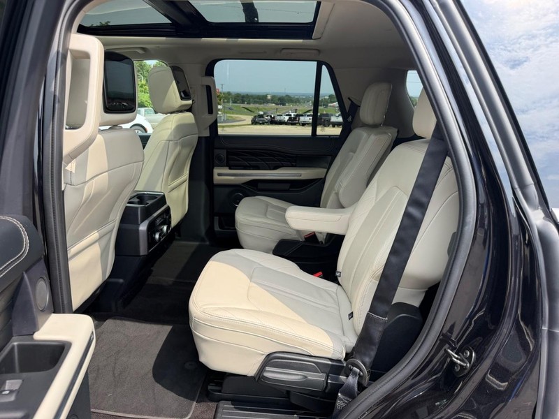 Ford Expedition Vehicle Image 09