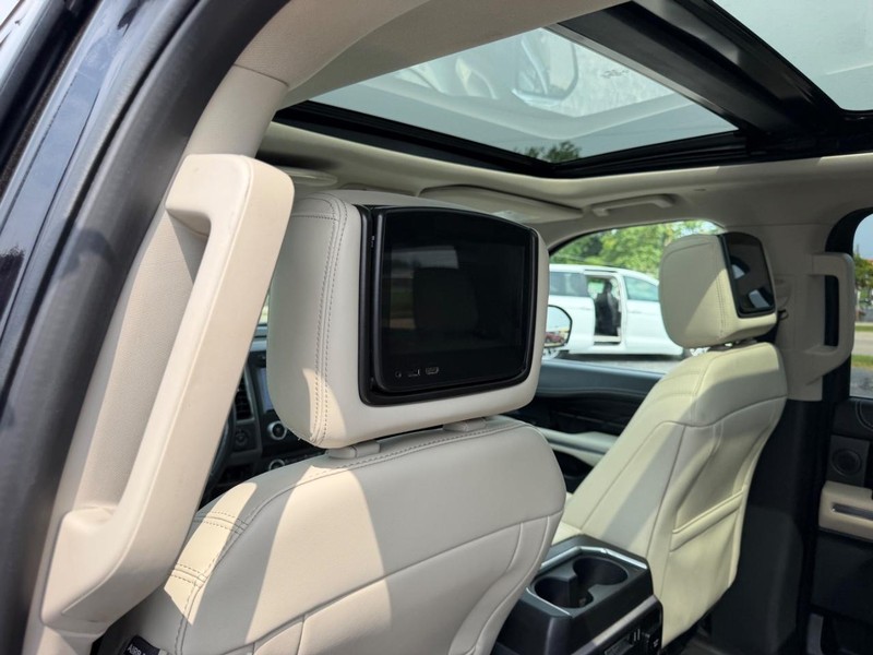Ford Expedition Vehicle Image 11