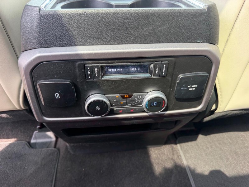 Ford Expedition Vehicle Image 12