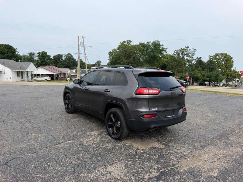 Jeep Cherokee Vehicle Image 03