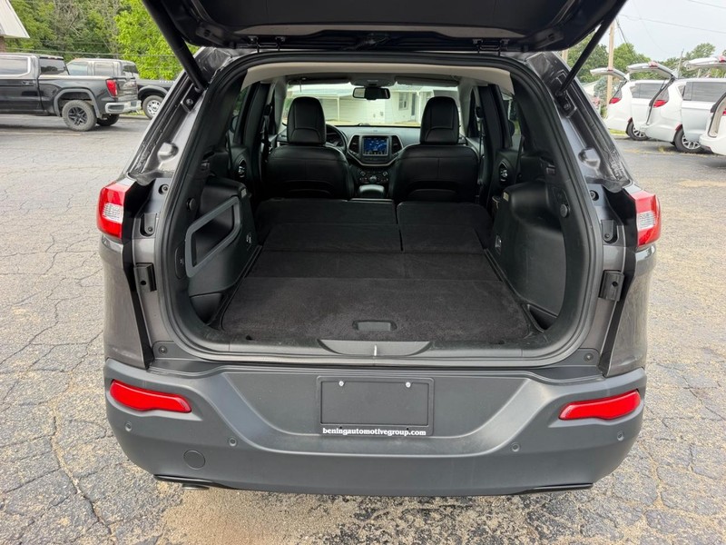 Jeep Cherokee Vehicle Image 05