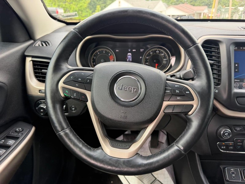 Jeep Cherokee Vehicle Image 10