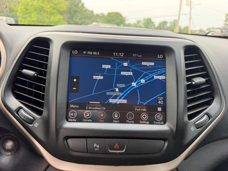 Jeep Cherokee Vehicle Image 13