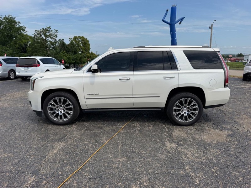 GMC Yukon Vehicle Image 02