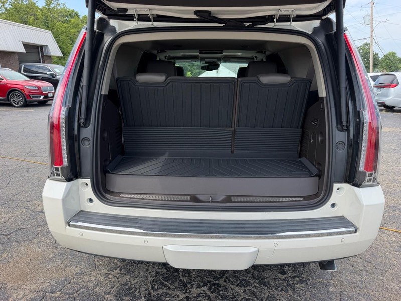 GMC Yukon Vehicle Image 05