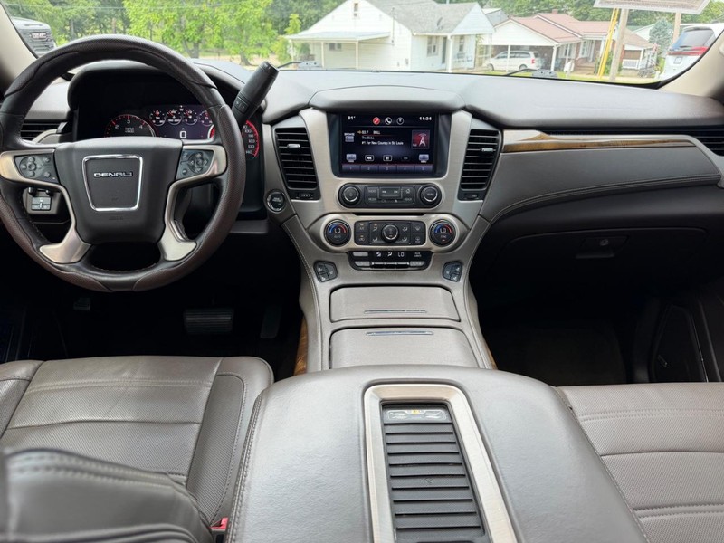 GMC Yukon Vehicle Image 12