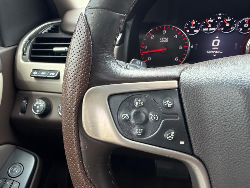 GMC Yukon Vehicle Image 14