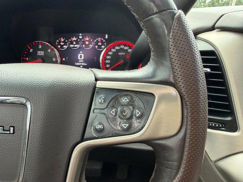 GMC Yukon Vehicle Image 15