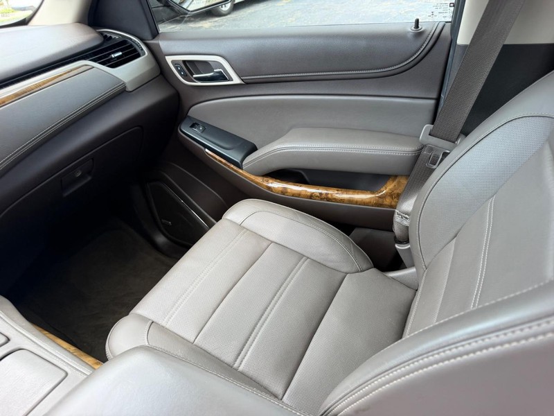 GMC Yukon Vehicle Image 18