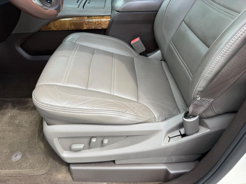 GMC Yukon Vehicle Image 21