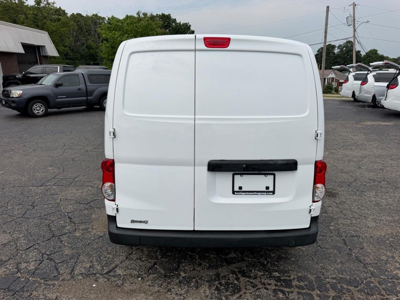 Nissan NV200 Compact Cargo Vehicle Image 04