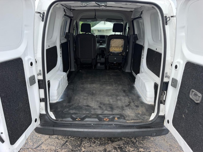 Nissan NV200 Compact Cargo Vehicle Image 05