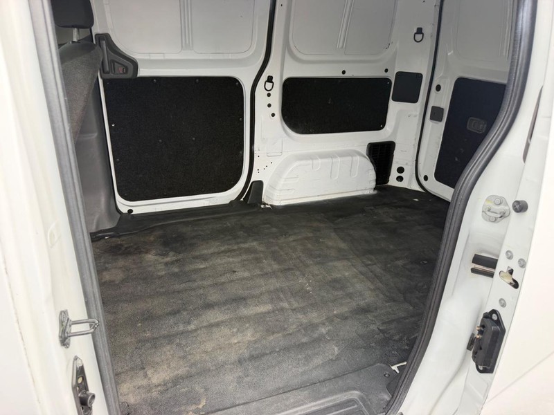 Nissan NV200 Compact Cargo Vehicle Image 07