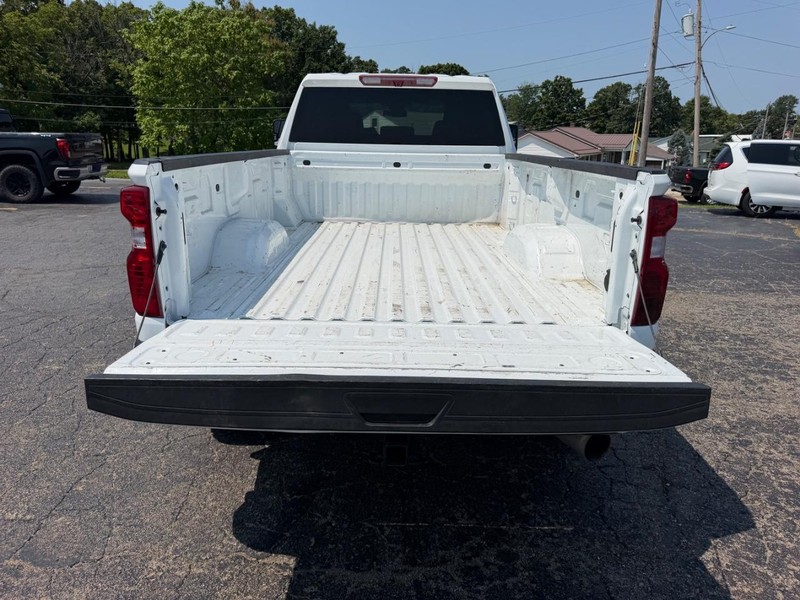 Chevrolet Silverado 2500HD Vehicle Image 05