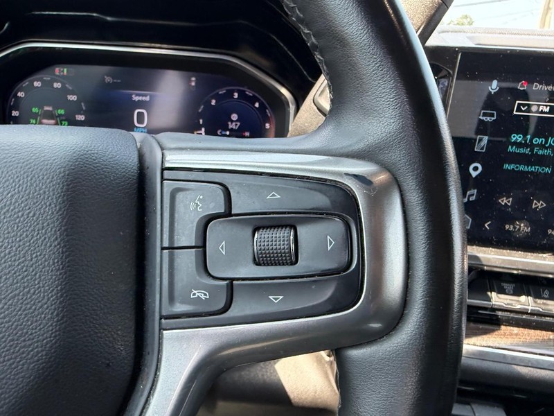Chevrolet Silverado 2500HD Vehicle Image 11