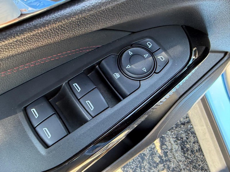 Chevrolet Trax Vehicle Image 16