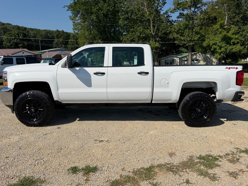 Chevrolet Silverado 3500HD Built After Aug 14 Vehicle Image 02