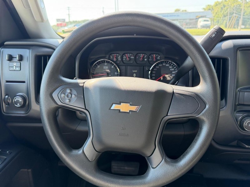Chevrolet Silverado 3500HD Built After Aug 14 Vehicle Image 09