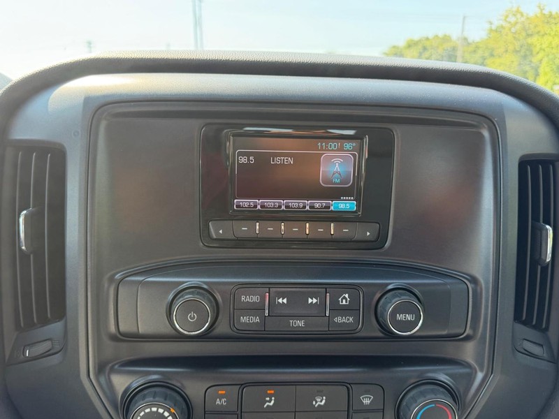 Chevrolet Silverado 3500HD Built After Aug 14 Vehicle Image 11