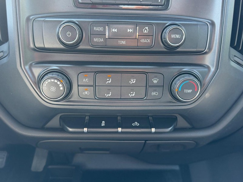 Chevrolet Silverado 3500HD Built After Aug 14 Vehicle Image 12